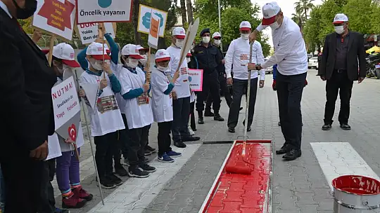 Fethiye'de yaya geçitlerine kırmızı çizgi uygulaması