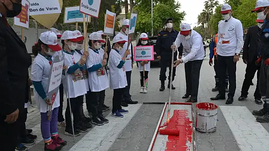 Fethiye'de yaya geçitlerine kırmızı çizgi uygulaması