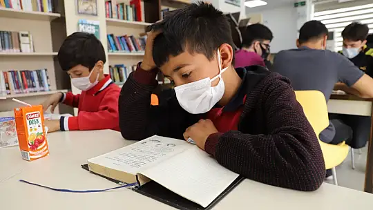 En çok kitap okuyan çocuklar ödüllendirildi