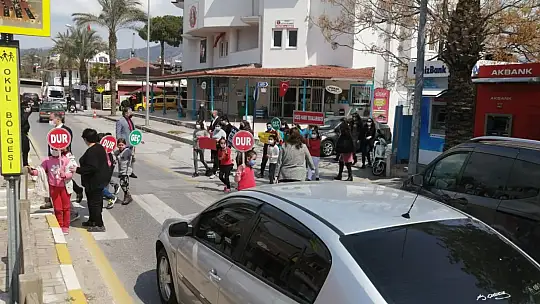 Yayaların geçiş üstünlüğüne dikkat çektiler