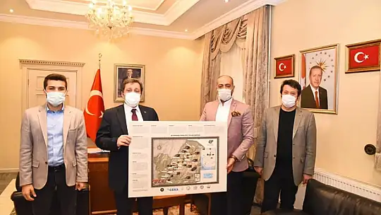 Tarihi projenin ilk çıktısı Vali Tavlı'ya sunuldu