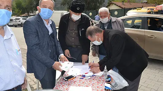 İlçe Başkanı Kansız, Destek amacıyla bu standı kurduk