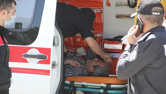 Muğla Valiliği önünde kendine bıçakla zarar verdi