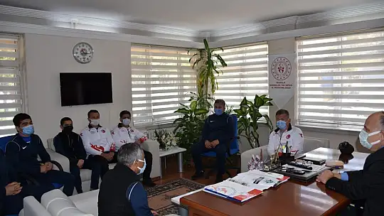 İlman'ı ziyaret ederek desteklerinden dolayı teşekkür ettiler
