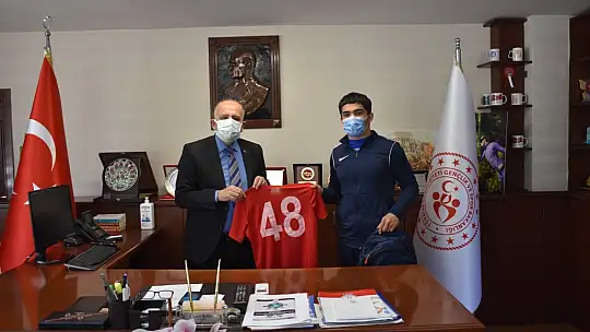 İlman'ı ziyaret ederek desteklerinden dolayı teşekkür ettiler