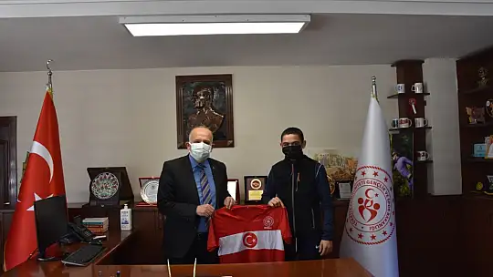 İlman'ı ziyaret ederek desteklerinden dolayı teşekkür ettiler
