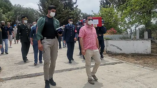 Kıbrıs Gazisi Akan, Fethiye'de toprağa verildi