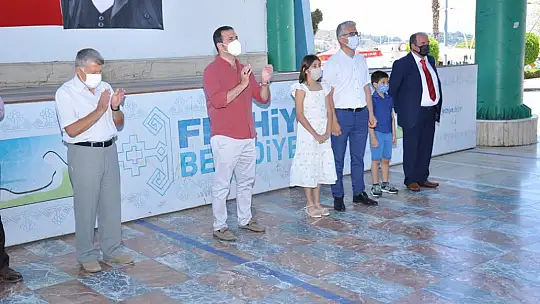 Okuma Yarışmasında başarılı olan öğrencilere hediyeleri törenle takdim edildi
