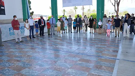 Okuma Yarışmasında başarılı olan öğrencilere hediyeleri törenle takdim edildi