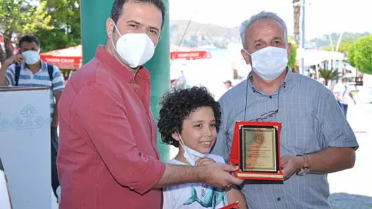 Okuma Yarışmasında başarılı olan öğrencilere hediyeleri törenle takdim edildi