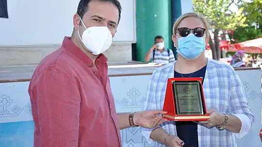 Okuma Yarışmasında başarılı olan öğrencilere hediyeleri törenle takdim edildi