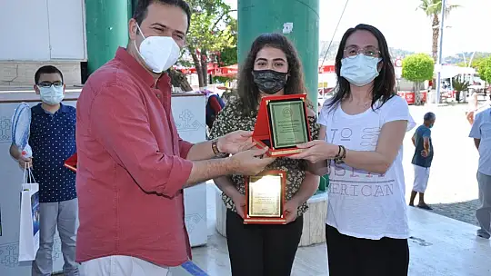 Okuma Yarışmasında başarılı olan öğrencilere hediyeleri törenle takdim edildi