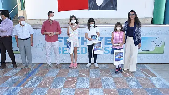 Okuma Yarışmasında başarılı olan öğrencilere hediyeleri törenle takdim edildi
