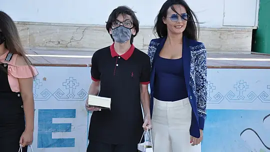 Okuma Yarışmasında başarılı olan öğrencilere hediyeleri törenle takdim edildi