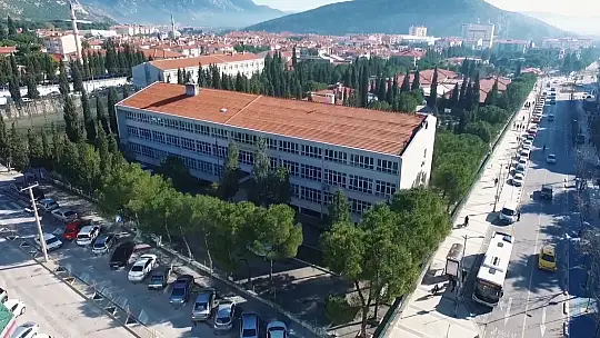 Ercan, 'Diplomanız sadece bir belge değil, mesleğiniz olsun'