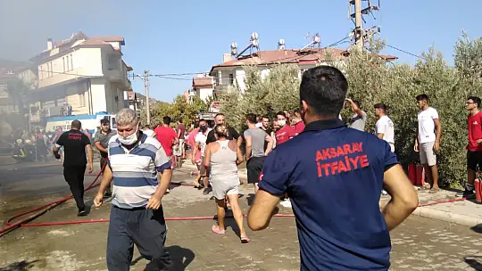 4 katlı mobilya mağazasında yangın