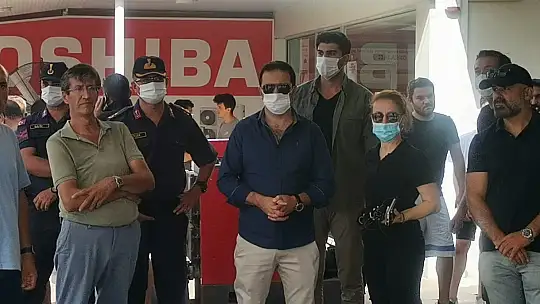 4 katlı mobilya mağazasında yangın