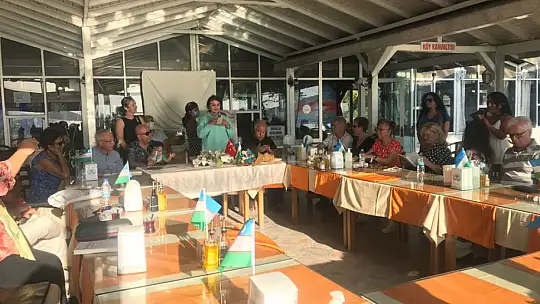 Şair Xosiyet Rustem Fethiye'de söyleşi ve imza günü gerçekleştirdi
