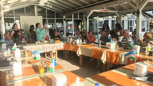 Şair Xosiyet Rustem Fethiye'de söyleşi ve imza günü gerçekleştirdi