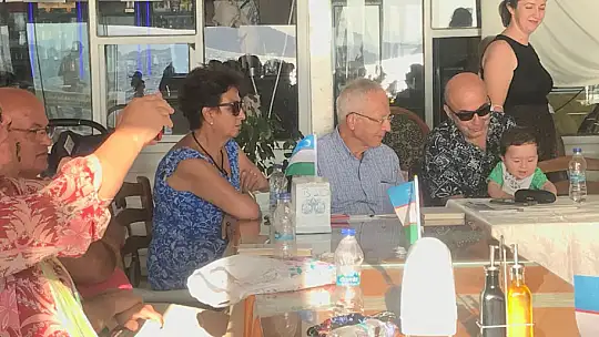 Şair Xosiyet Rustem Fethiye'de söyleşi ve imza günü gerçekleştirdi