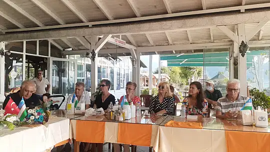 Şair Xosiyet Rustem Fethiye'de söyleşi ve imza günü gerçekleştirdi