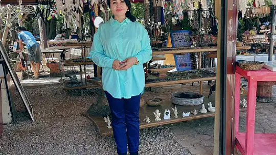 Şair Xosiyet Rustem Fethiye'de söyleşi ve imza günü gerçekleştirdi