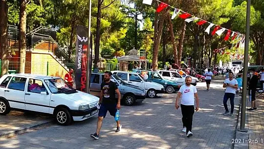 Uno Club Fethiye iki madalyayla döndüler