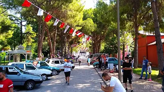 Uno Club Fethiye iki madalyayla döndüler