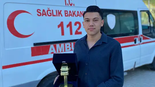 Yılın Öğrenci Altın Ambulans Ödülü Gökçe'ye takdim edildi