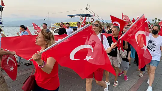 BAYRAK YÜRÜYÜŞÜ YAPILDI