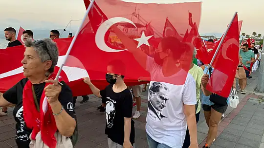 BAYRAK YÜRÜYÜŞÜ YAPILDI
