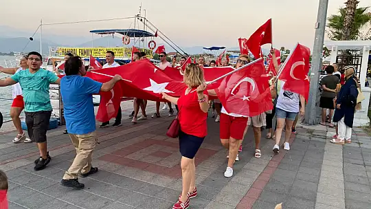 BAYRAK YÜRÜYÜŞÜ YAPILDI
