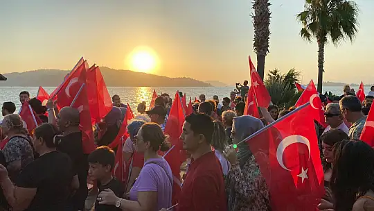 BAYRAK YÜRÜYÜŞÜ YAPILDI