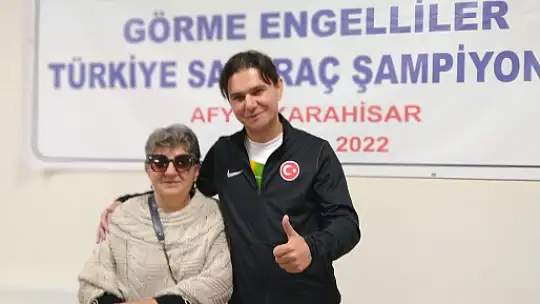 ZİRVEYİ ZORLUYORLAR