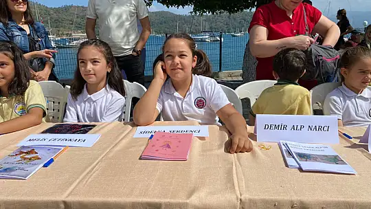 'Haydi Yazalım Gari' projesini imza günü yapıldı