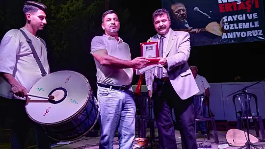 Milas Atapark, Neşet Ertaş Türküleriyle Çınladı