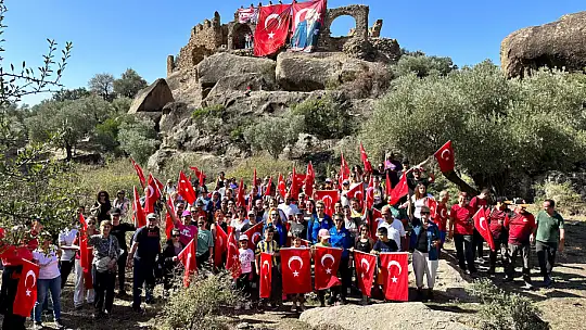 'Yaşasın Cumhuriyet' sesleri ile dağlar taşlar yankılandı