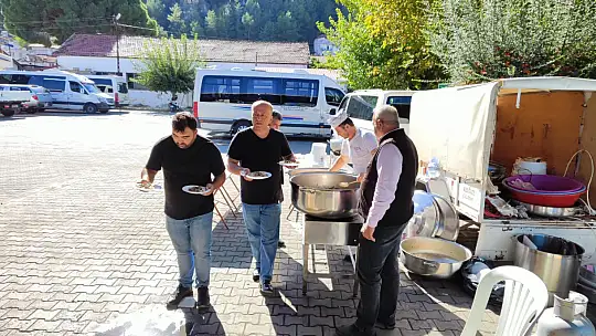 Minibüsçüler Kooperatif'inden geleneksel yemek ikramı