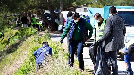 5 bin 600 kg çöp toplandı