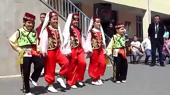 Yeni Kuşaklarla Halk Dansları