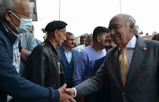 AK PARTİ'DE BAYRAMLAŞMA