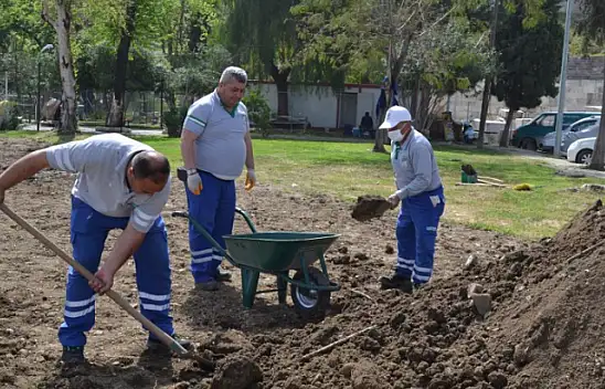 AMFİ TİYATRO SAHİPSİZ KALDI