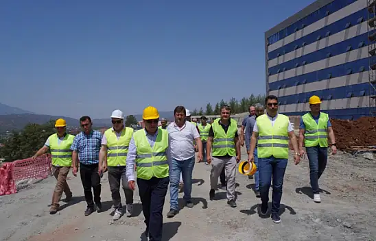 BAŞKAN OTGÖZ, SEYDİKEMER DEVLET HASTANESİ'NDE İNCELEMELERDE BULUNDU