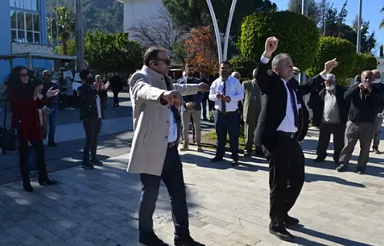 Beşkaza Meydanı'nda davullu zurnalı eylem