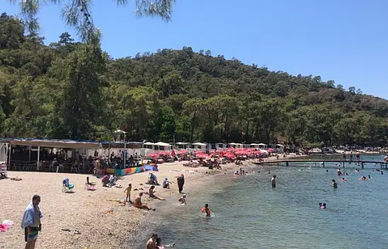 Büyük Samanlık Plajında Bayram Yoğunluğu
