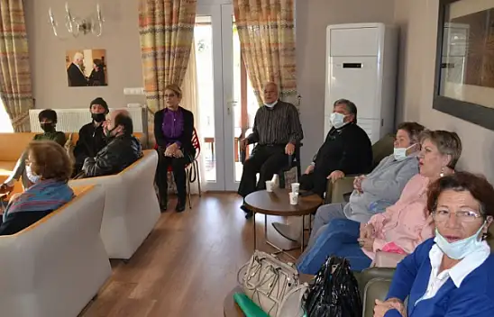 Engelleri Aşan Okul'dan Yaşlılara Ziyaret