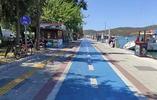 Fethiye'de hava sıcaklığı sokak ve caddeleri boşalttı