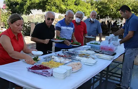Fethiye Gazeteciler Derneği kahvaltıda buluştu