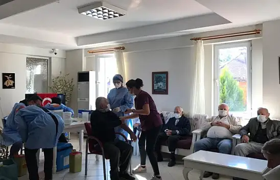 Fethiye Huzurevinde covid-19 aşısı uygulaması yapıldı