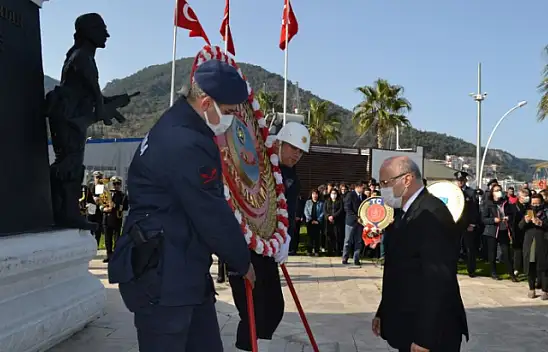FETHİYE ŞEHİTLERİNİ ANDI ZAFERİNİ KUTLADI